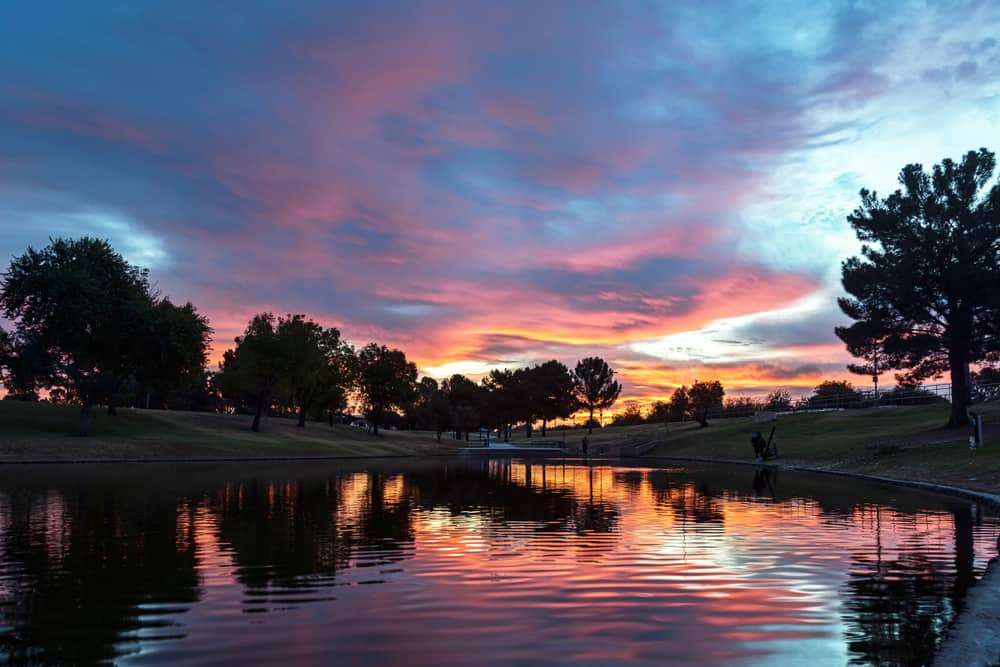 Living In Sun Lakes, AZ? Experience a Fun Night Out at Talking